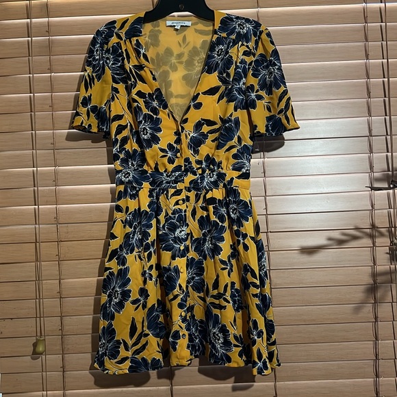 Spring Dress Sise Small - Picture 2 of 4